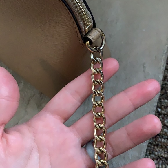 Michael kors cross body - Picture 14 of 16